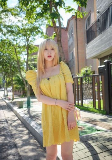 日韩极品在线_十万网红美女美酱
