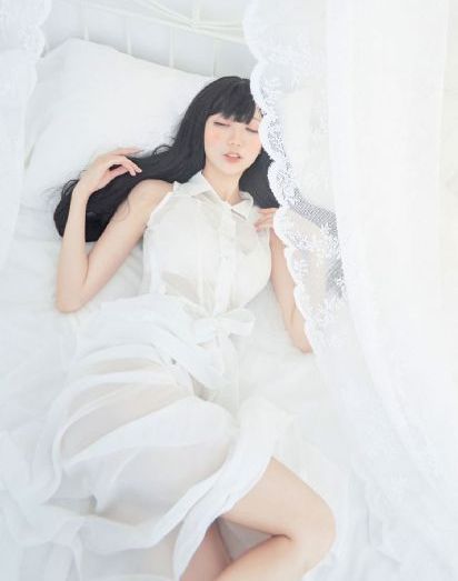 篠田优暴雨夜办公室在线播放_720神马影院在线